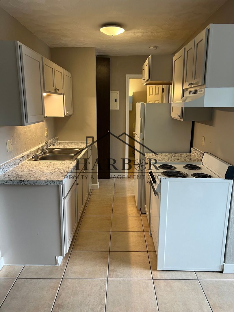 Austin Apartment: 900 14th Street NW