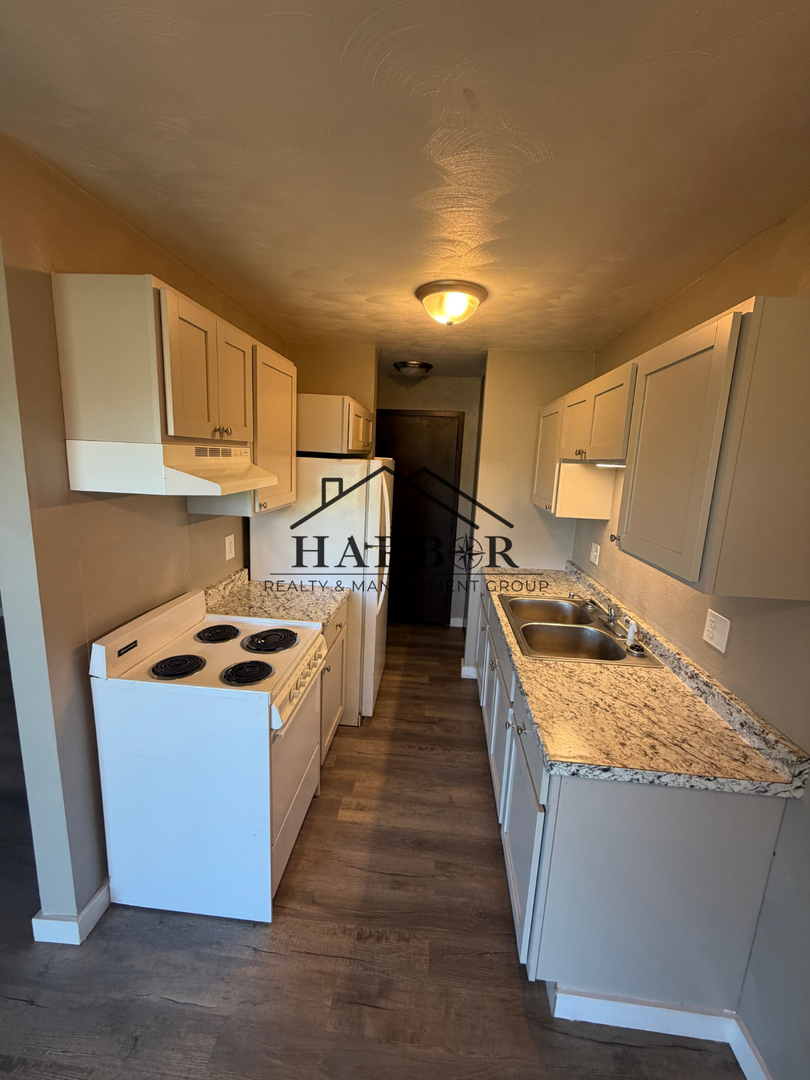Austin Apartment: 900 14th Street NW