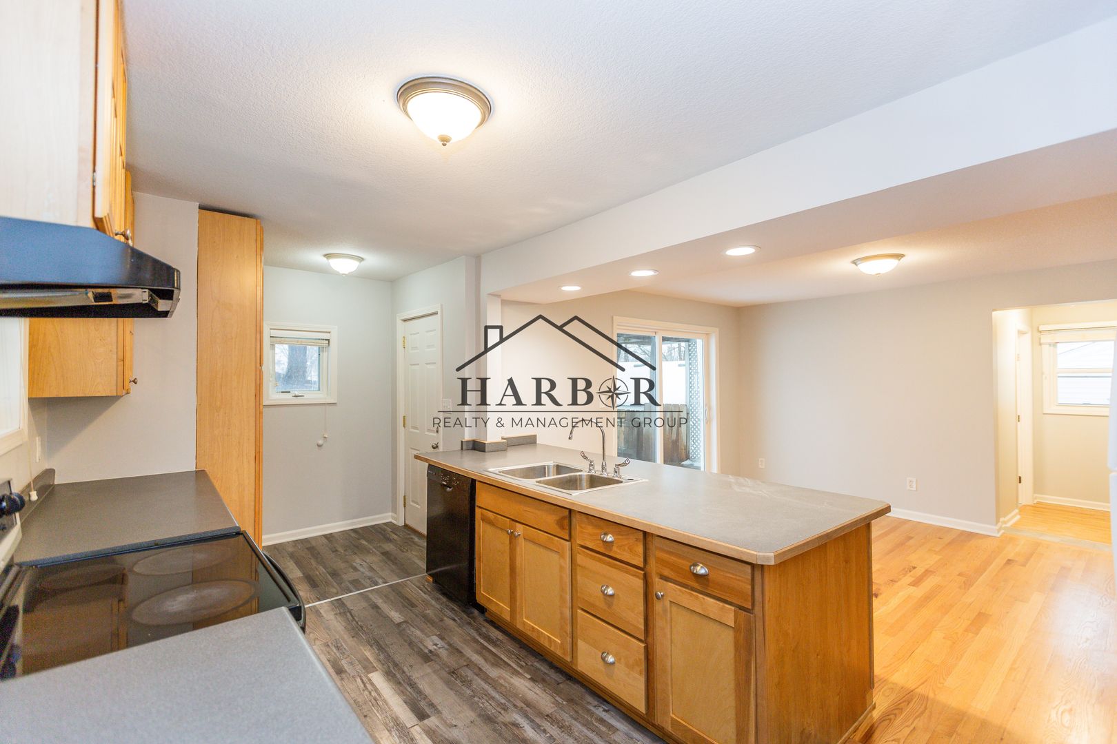 Rochester House: 27 8th Street NW