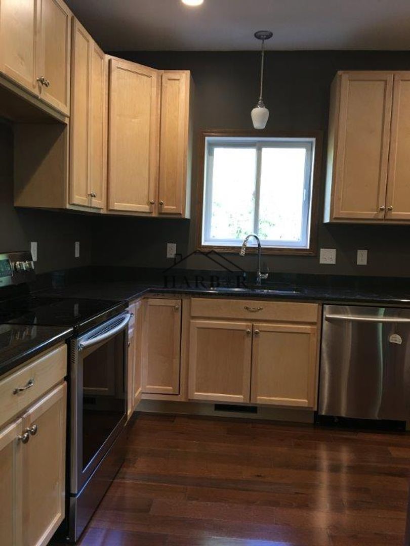 Rochester House: 3112 Rose Drive SE