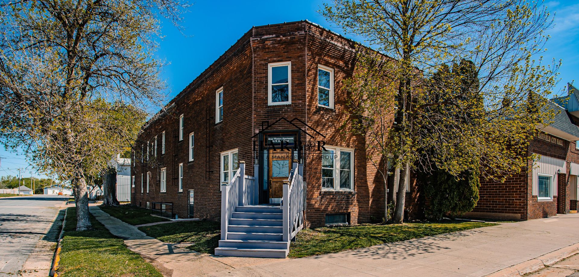 Hayfield Apartment: 24 W Main St