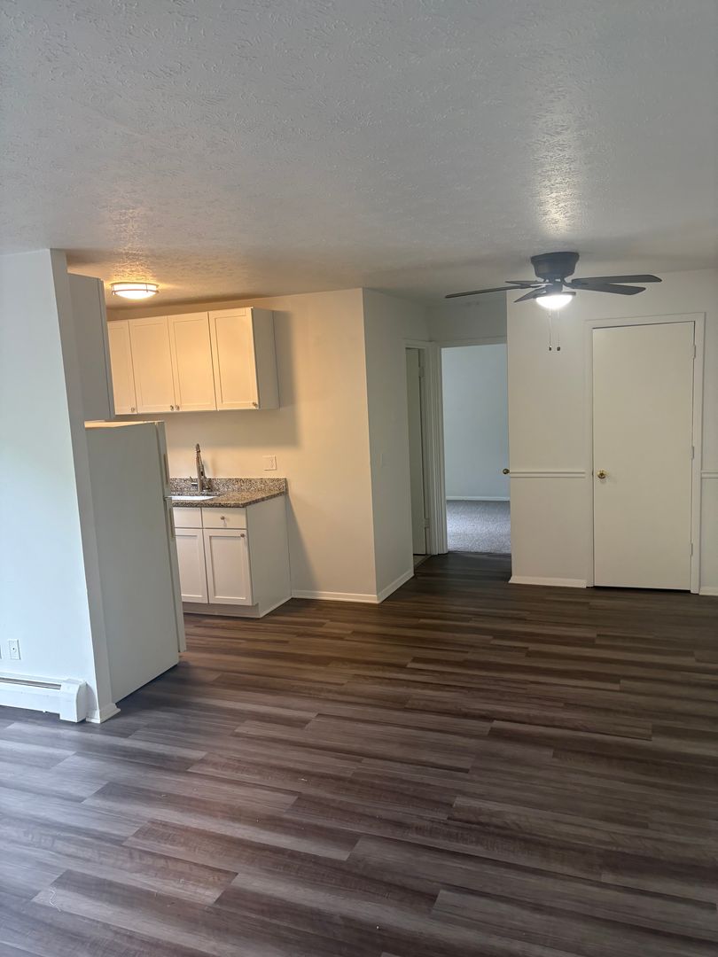Addyston Apartment: 1 Main St. - B-09