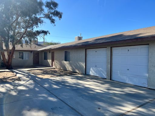 2 Bedroom Apartment - Close to Base - 1 Car Garage