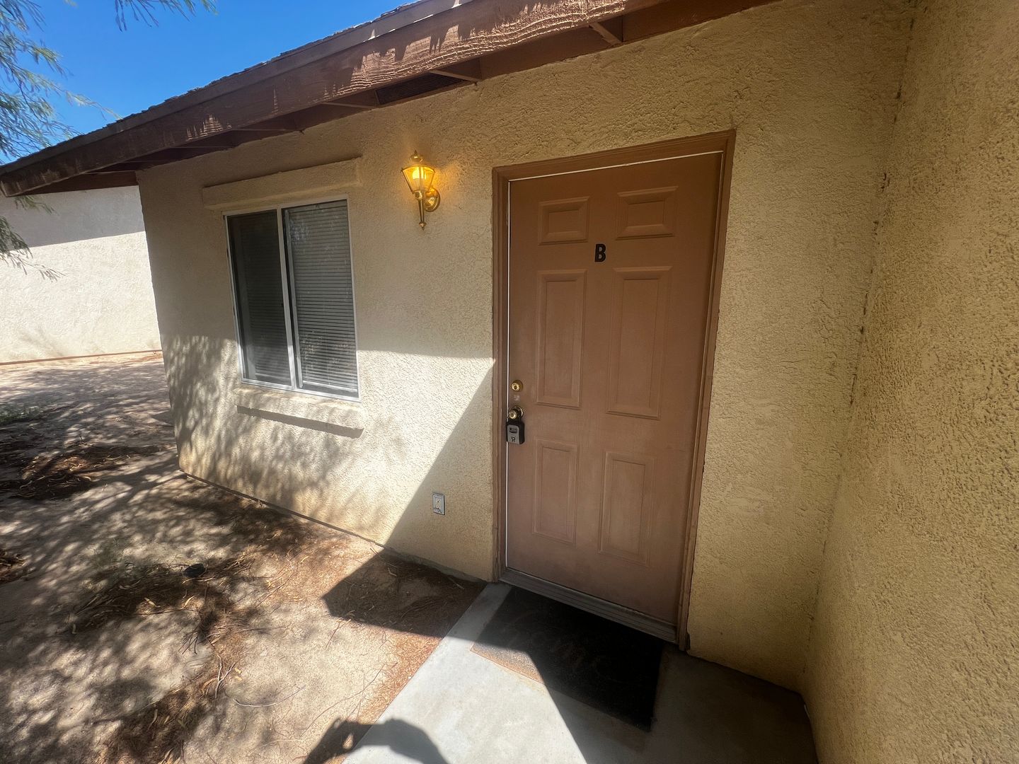 Twentynine Palms Apartment: 6320 Mesquite Avenue