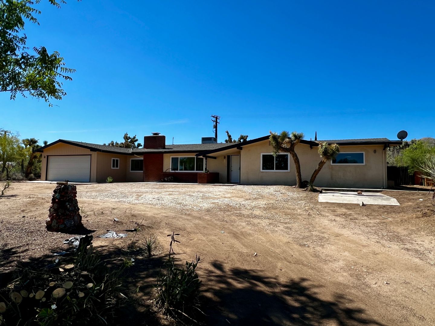 Yucca Valley Apartment: 56769 Joshua Dr