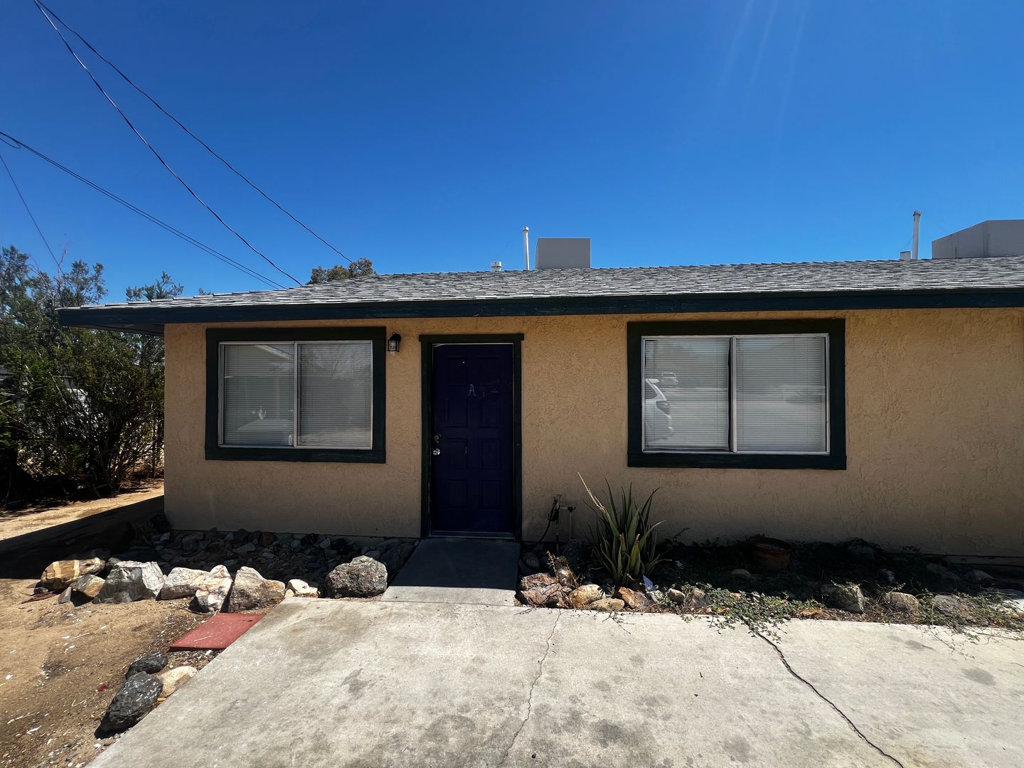 Twentynine Palms Apartment: 6589 Palo Verde Avenue