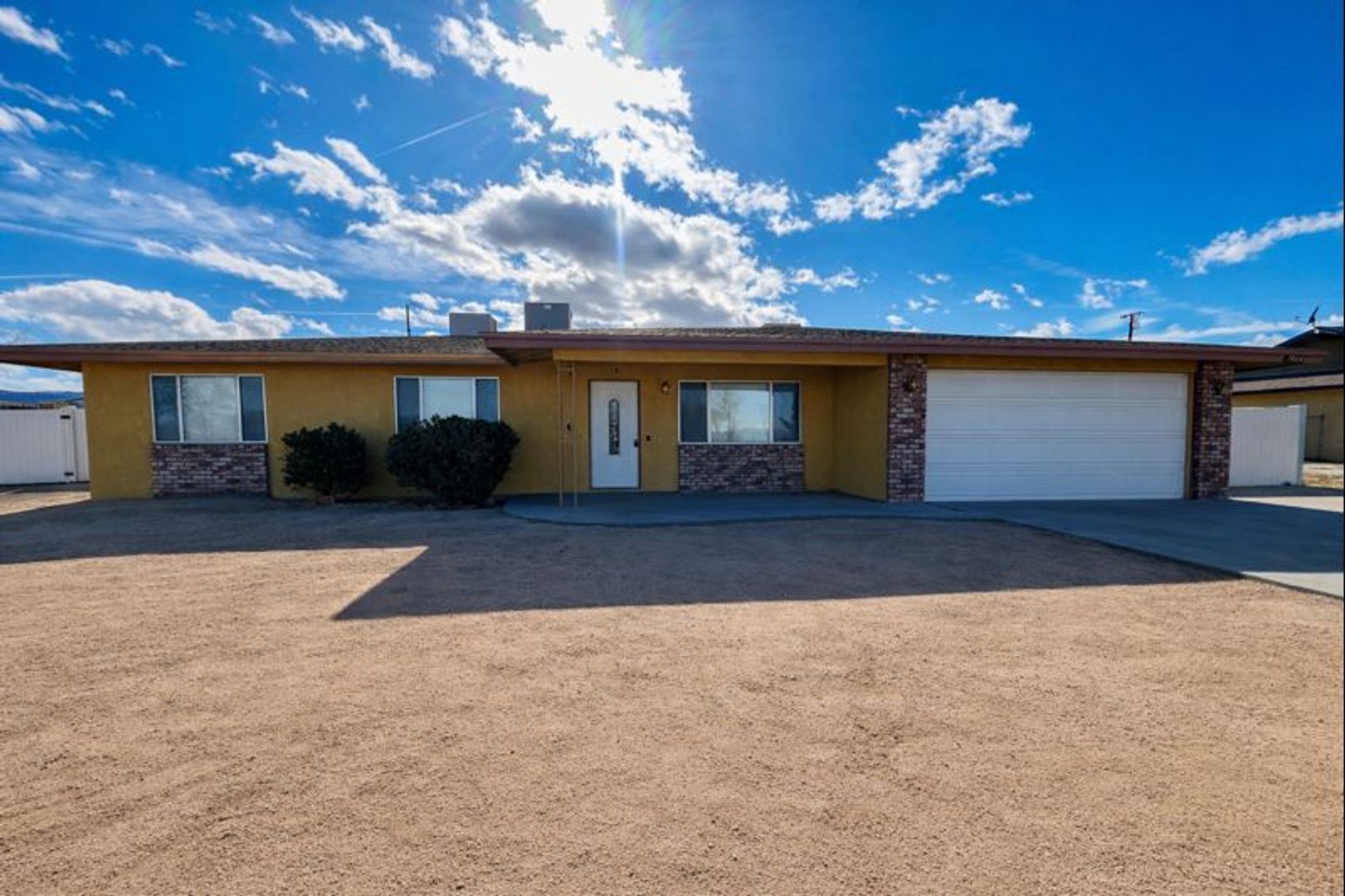 29 Palms House: 74071 Playa Vista Dr.