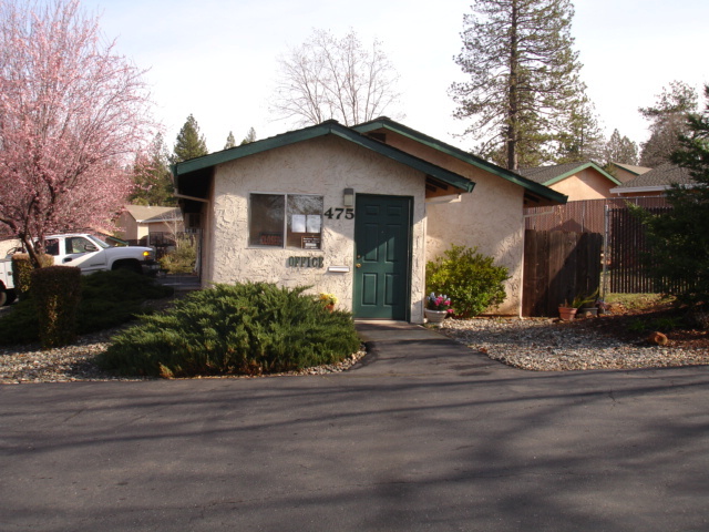 Paradise Apartment: 475 Nunneley Road