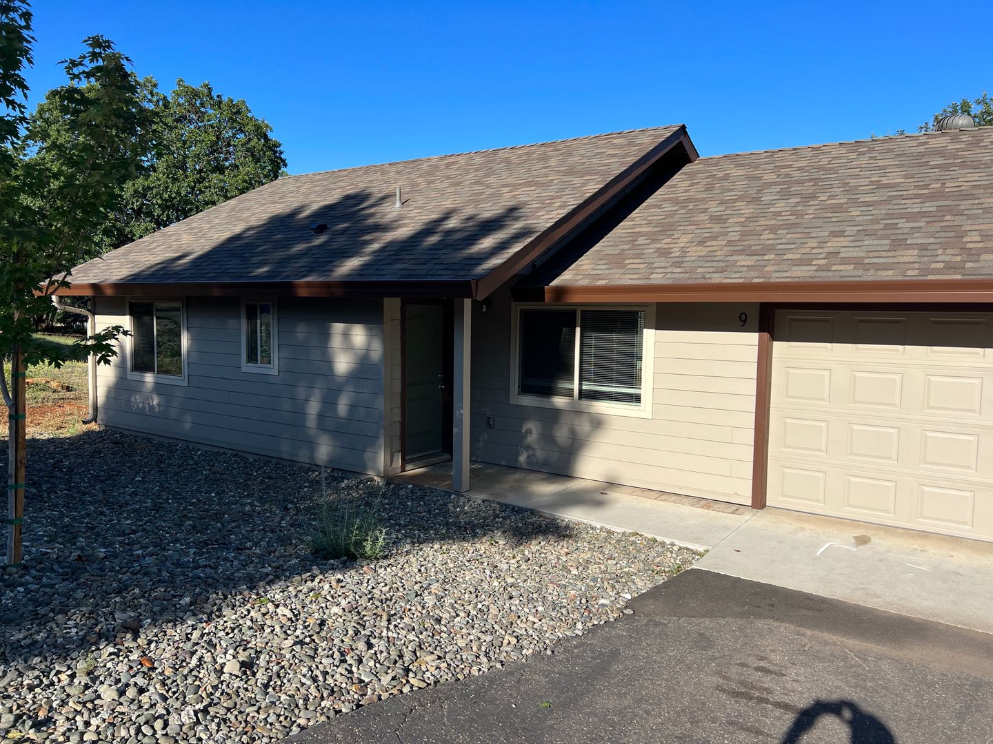 Paradise Apartment: 5921 Camino Lane