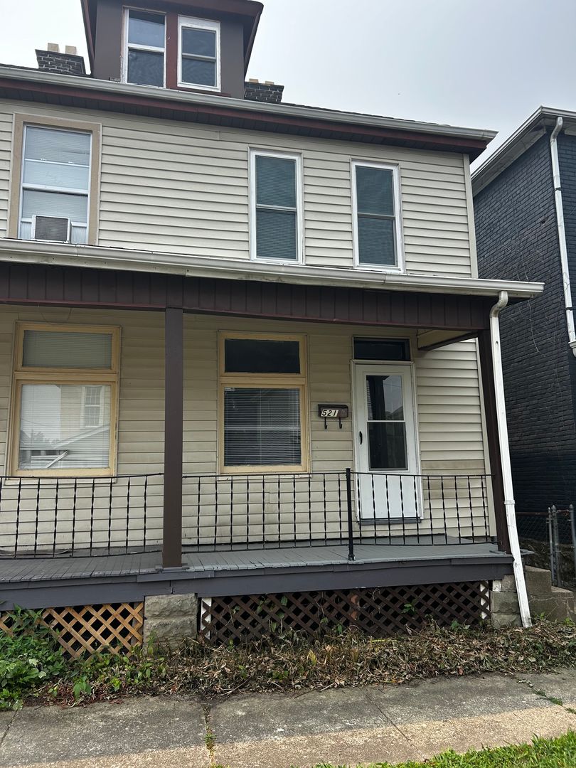 Columbus Apartment: 521-523 Cline Street
