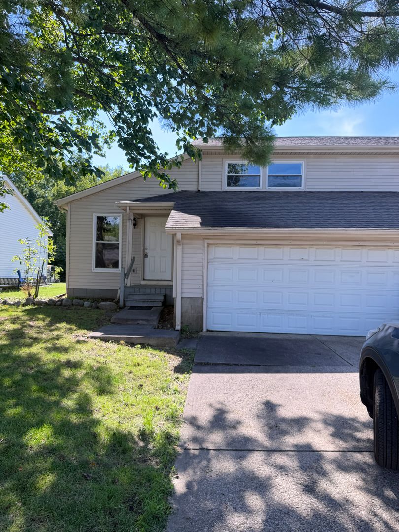 Columbus Apartment: 3285-3287 Kilwinning Pl