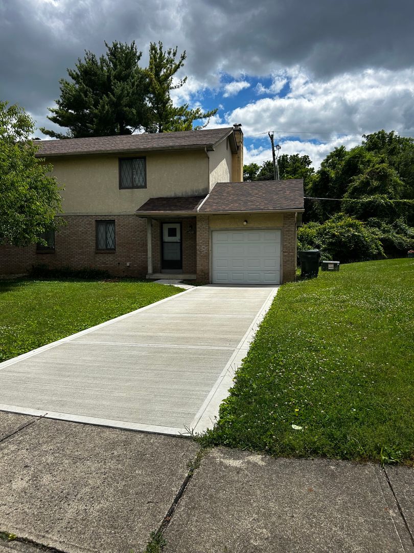 Columbus Apartment: 5953-55 Rock Glen Ct