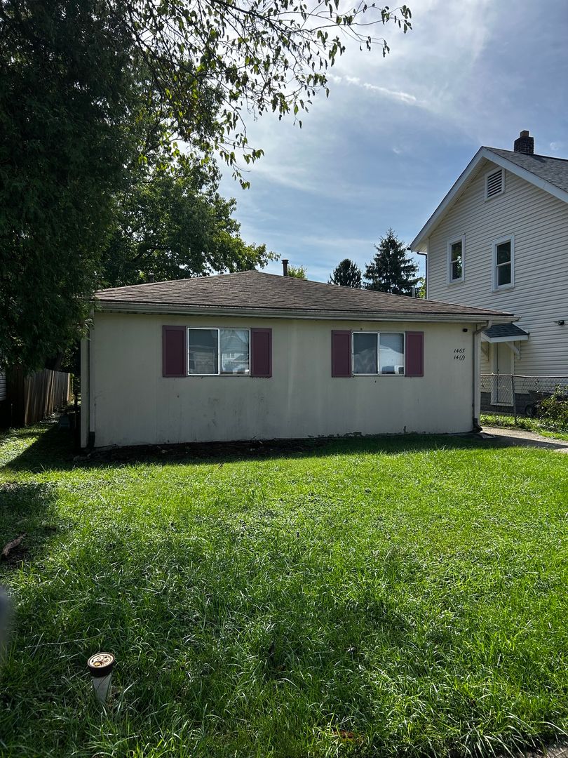 Columbus Apartment: 1467-69 Genessee Ave