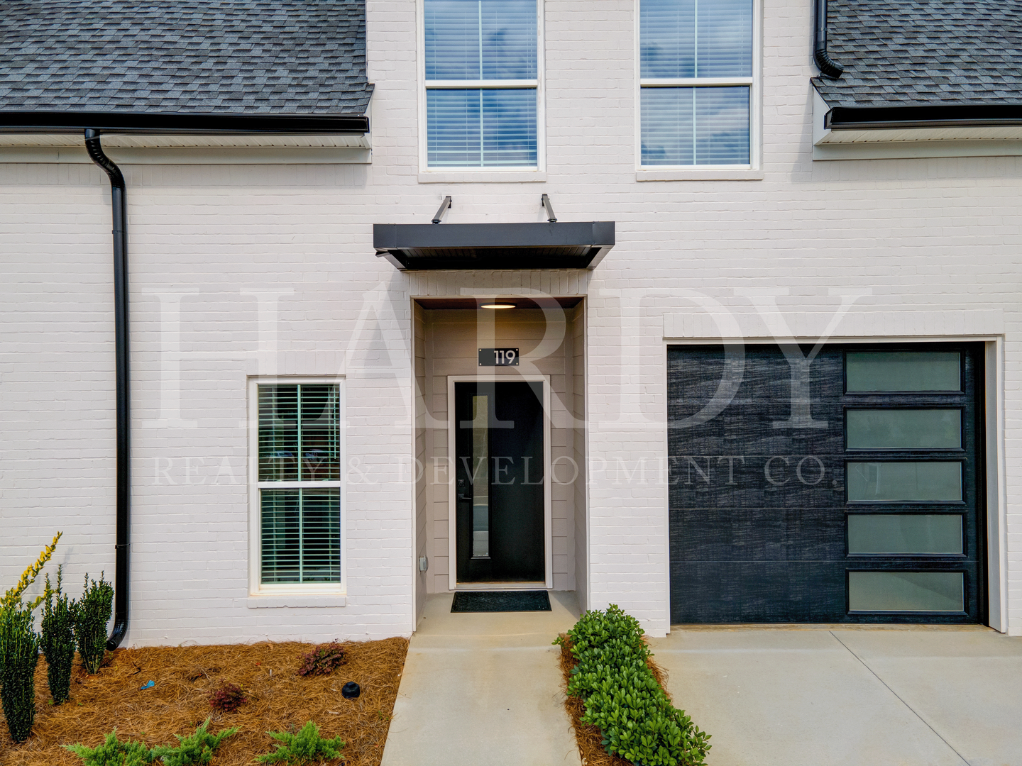 Rome Apartment: Chateau Drive