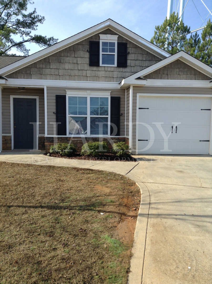 Rome Apartment: 10-12 Chesney Drive