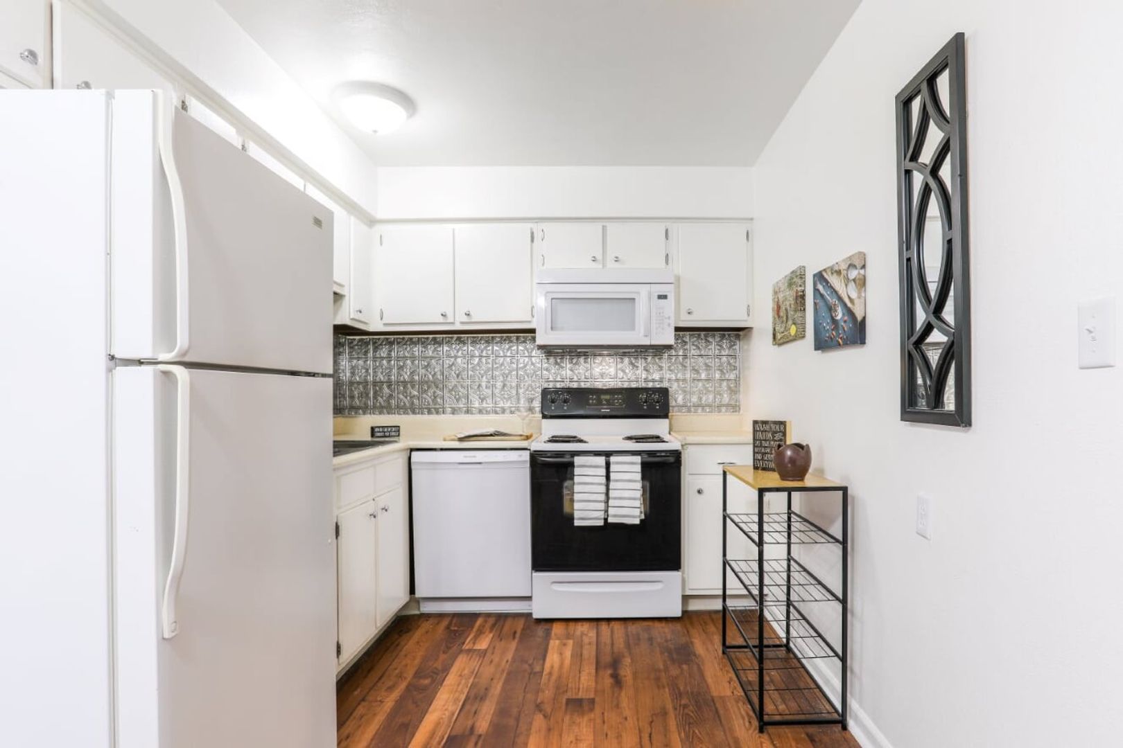Centerville Apartment: 117-E Maple Ave