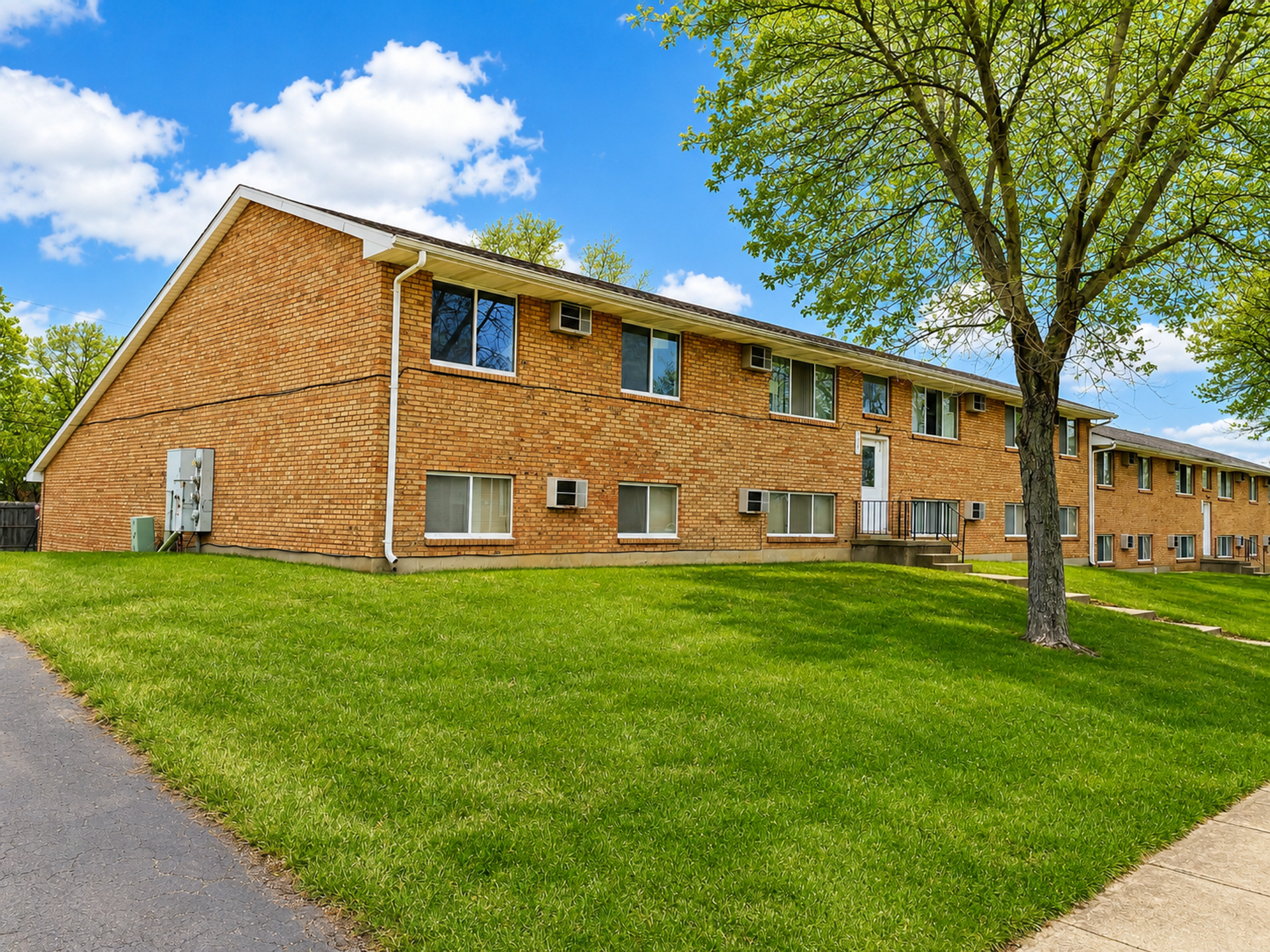 Miamisburg Apartment: 1504 Almedia Court