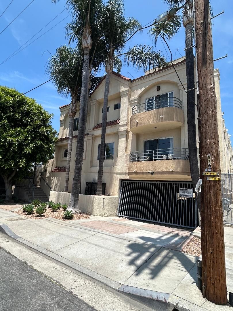 Sherman Oaks Apartment: Aqua Vista Properties LLC