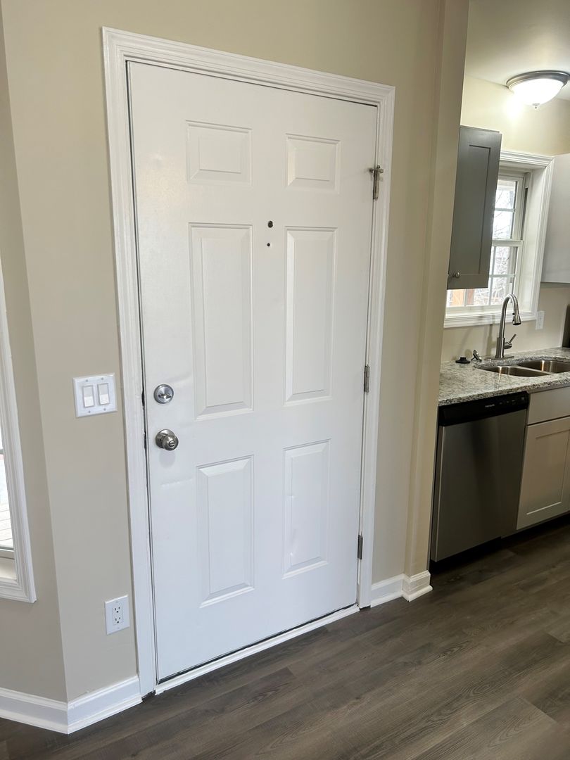 Harrisonburg Apartment: 1127-1131 Robin Hood Court