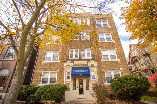 Lease a Studio at University Crossing I! – photo 1