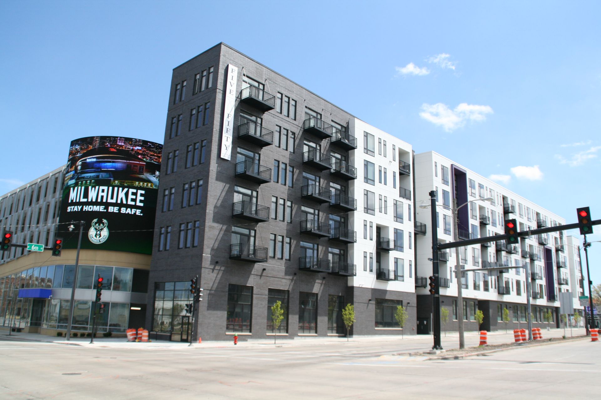 Milwaukee Apartment: 550 W Juneau Ave