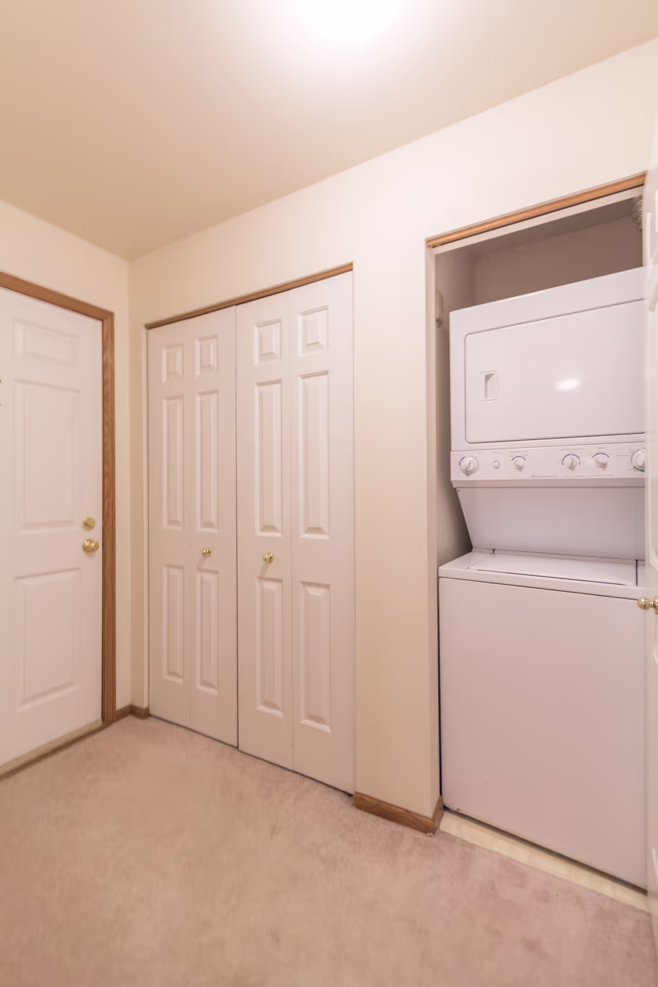 B - Unit D211 photo thumbnail 7