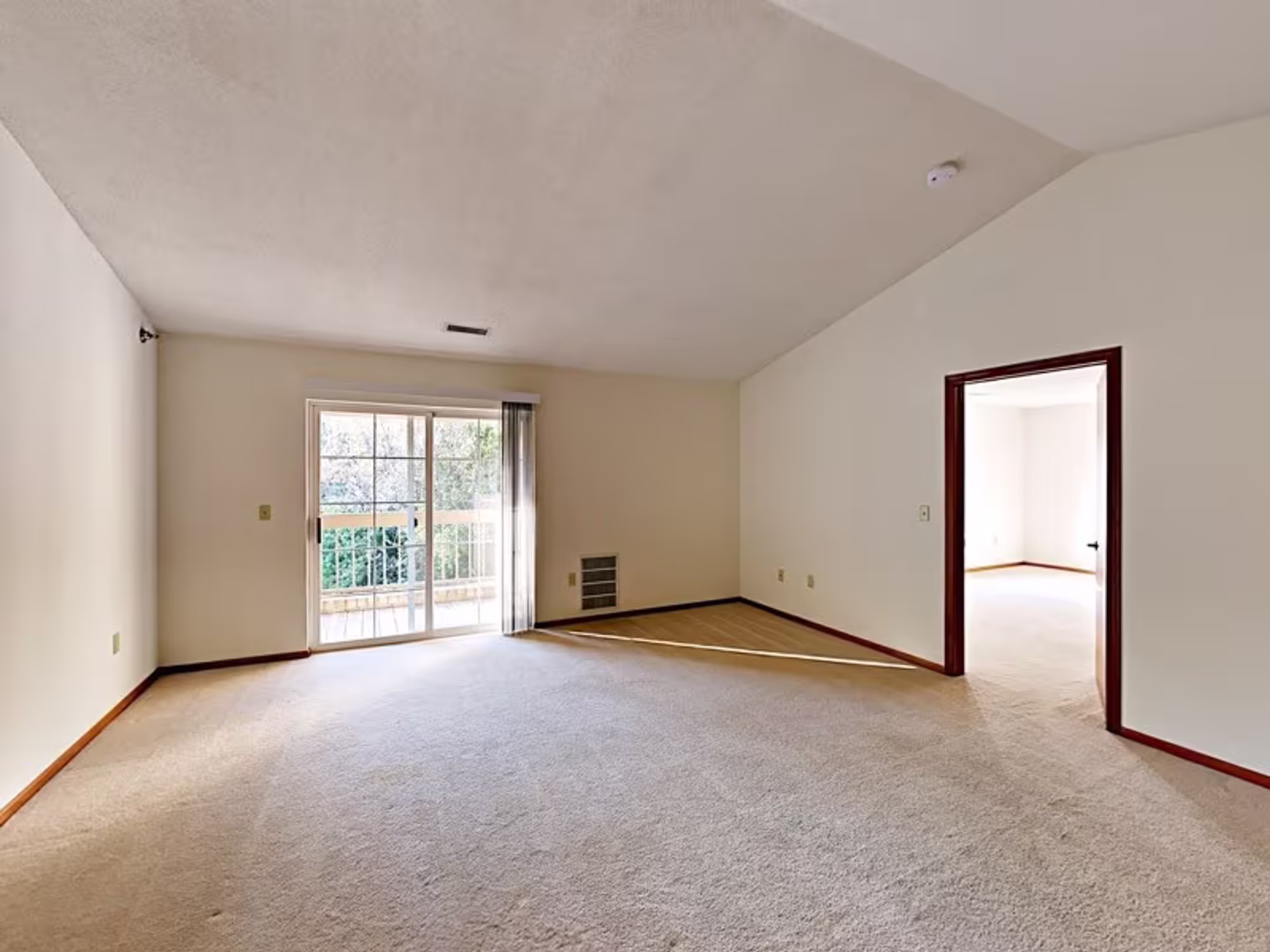 G - Unit 13-106 photo thumbnail 14