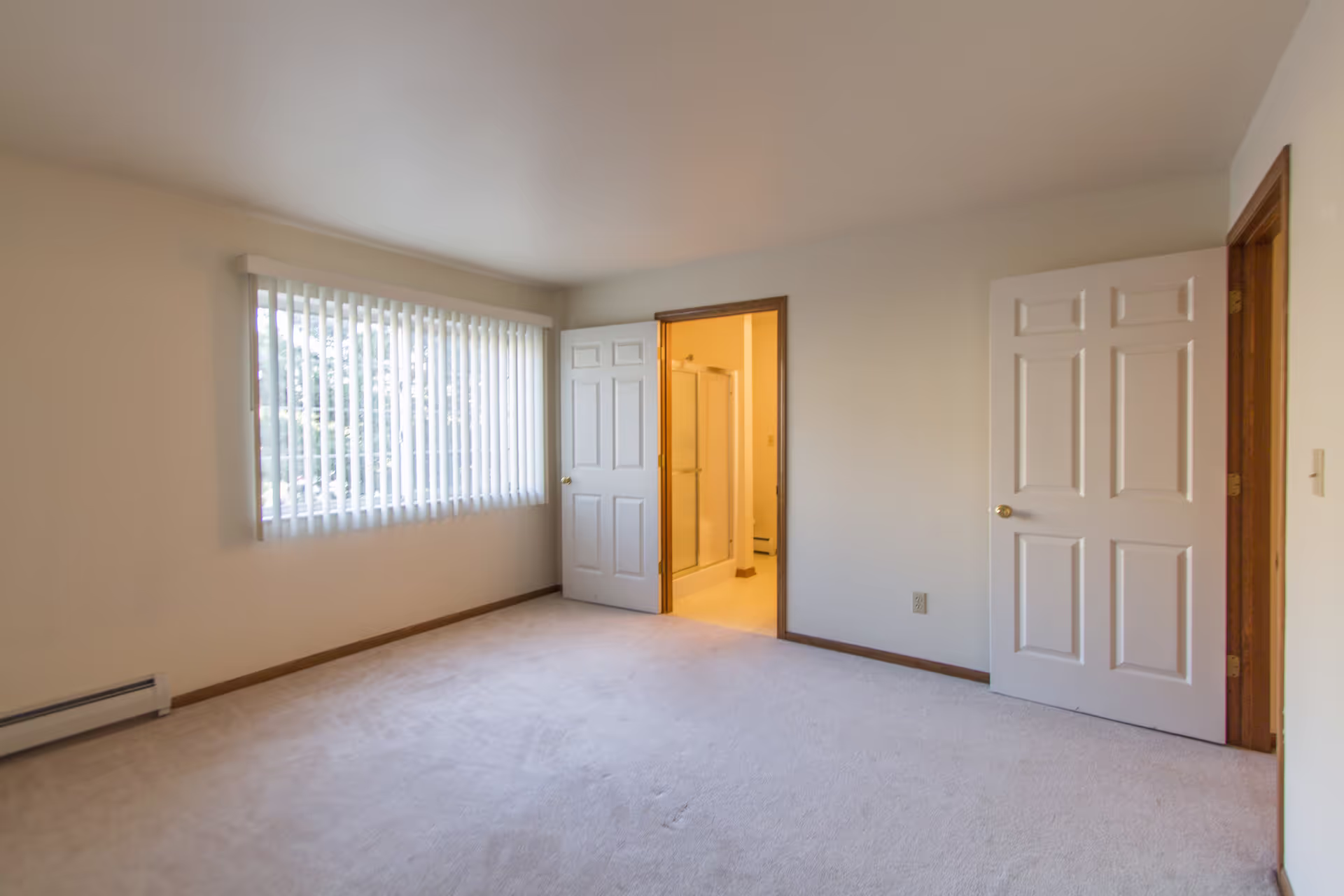 B - Unit D211 photo thumbnail 8