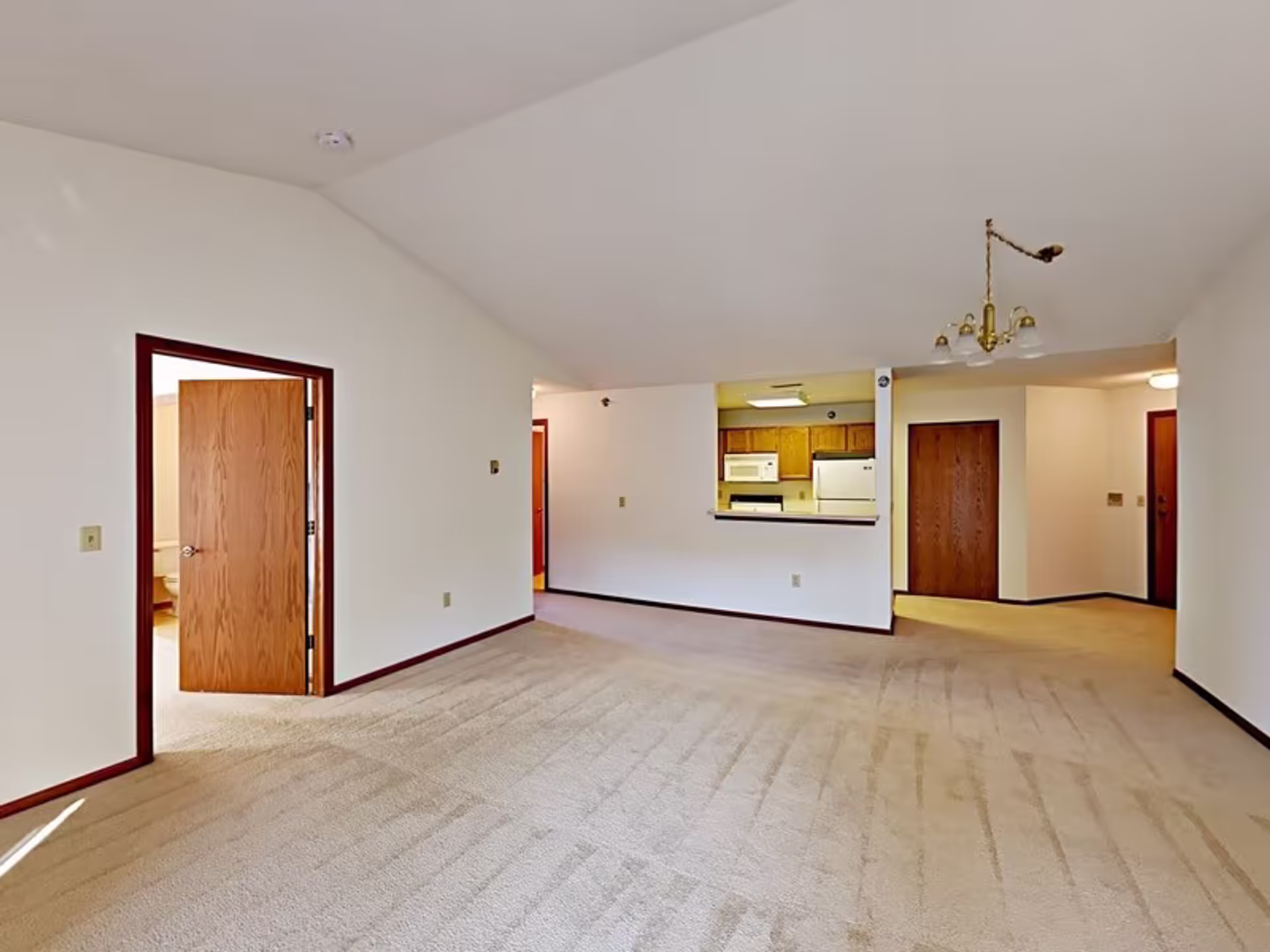 G - Unit 13-106 photo thumbnail 13