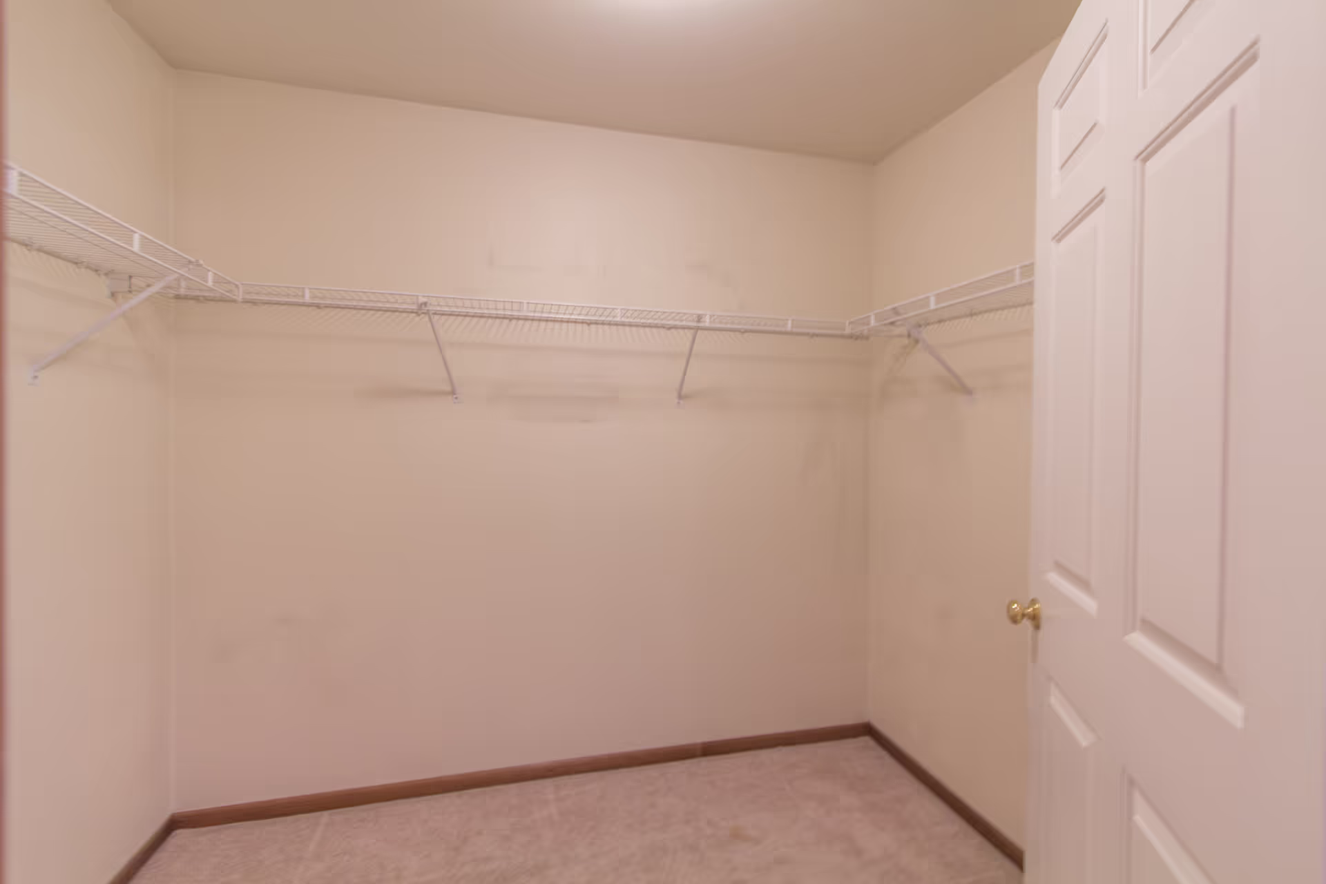 B - Unit D211 photo thumbnail 9