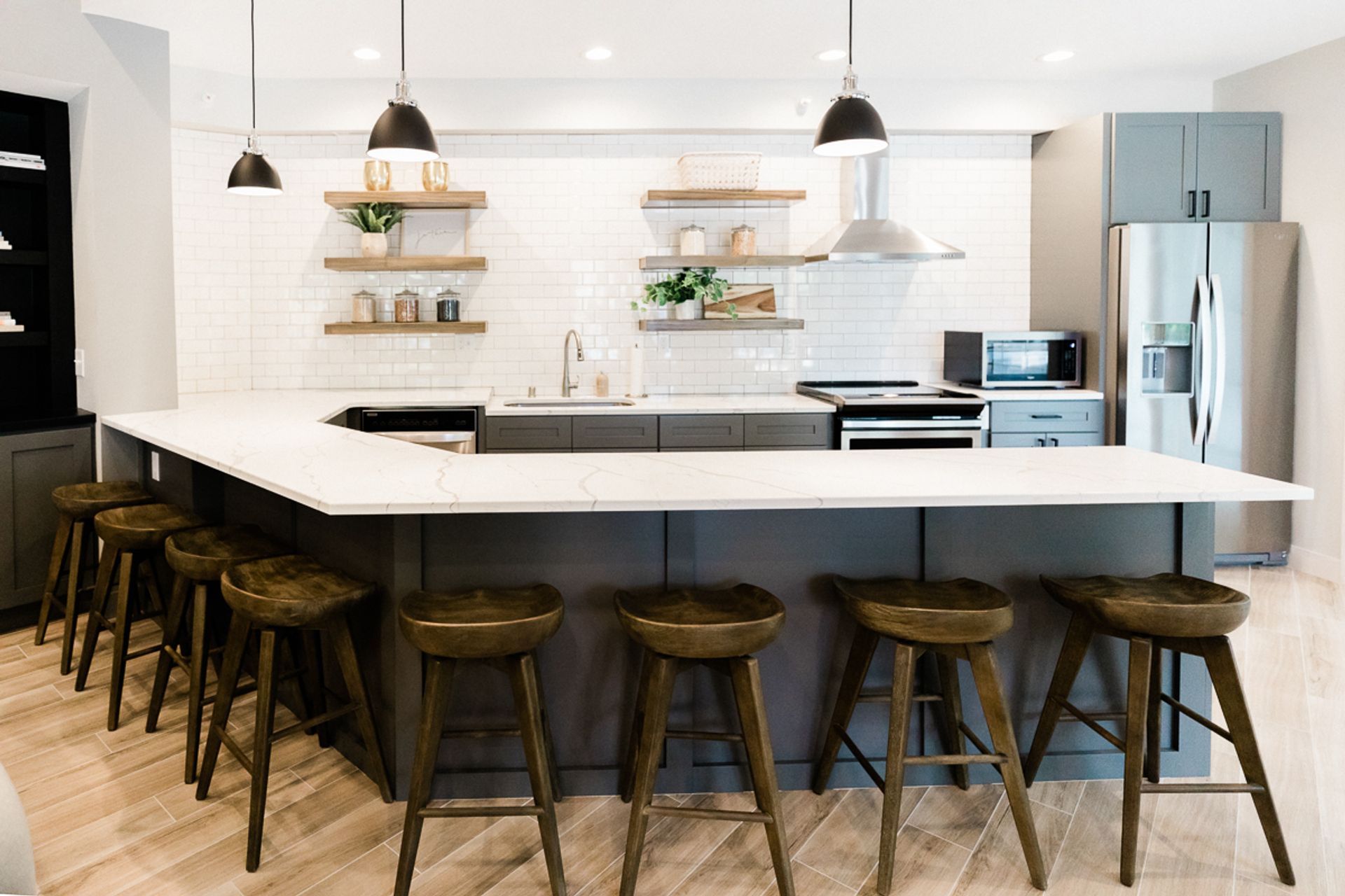 Brown Deer Apartment: 4401 W Deer Run Dr