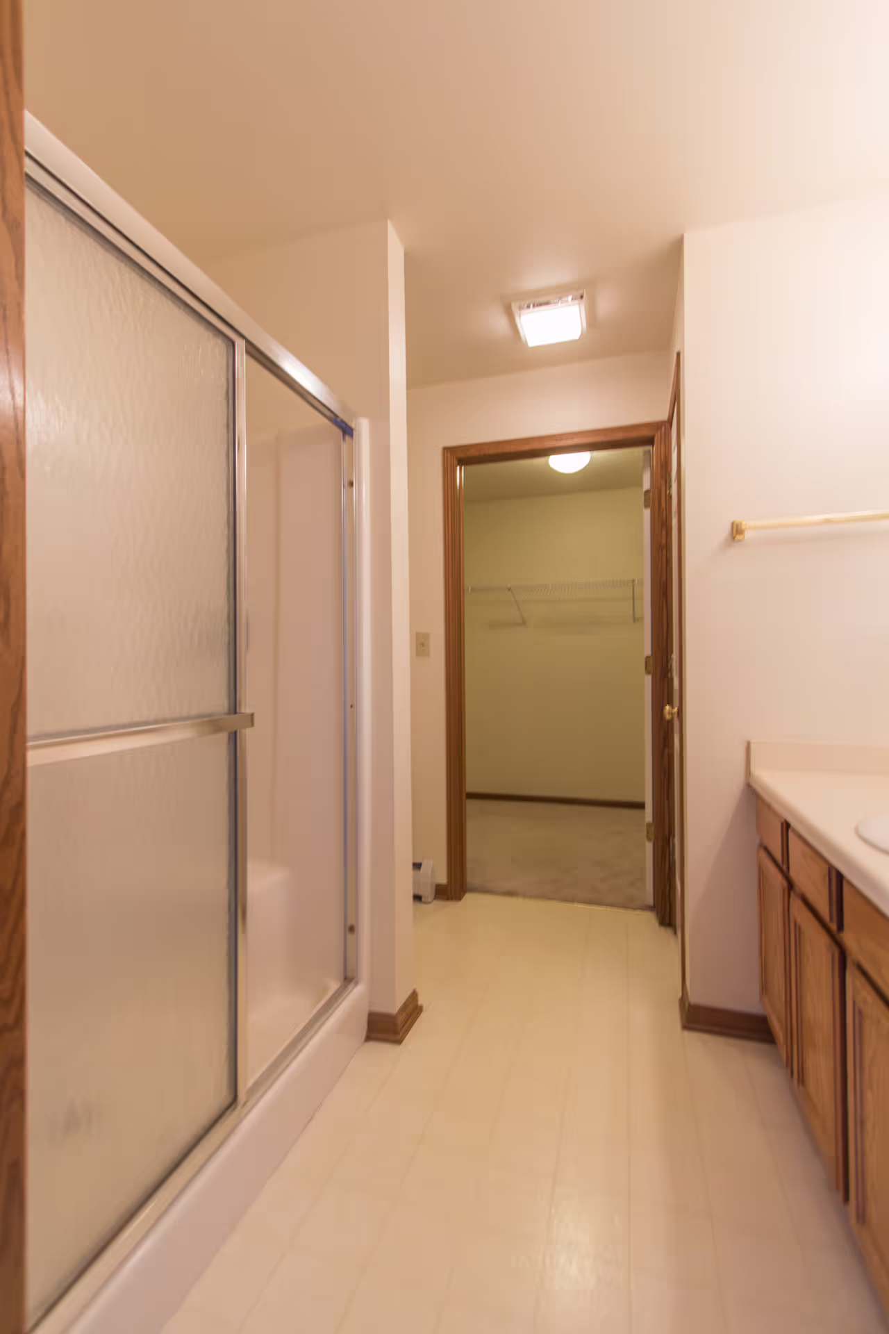 B - Unit D211 photo thumbnail 11