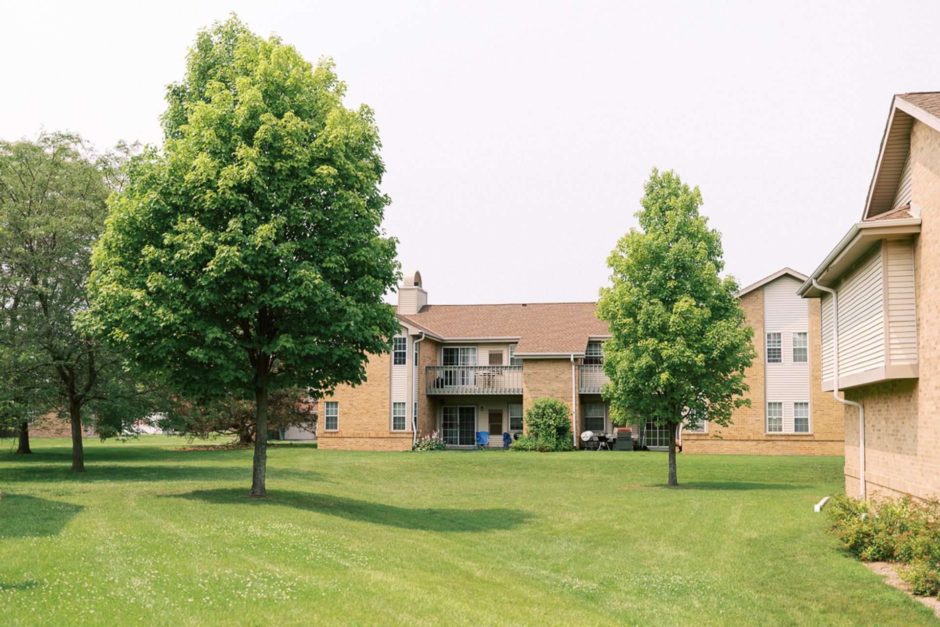 Brown Deer Apartment: 4401 W Deer Run Dr