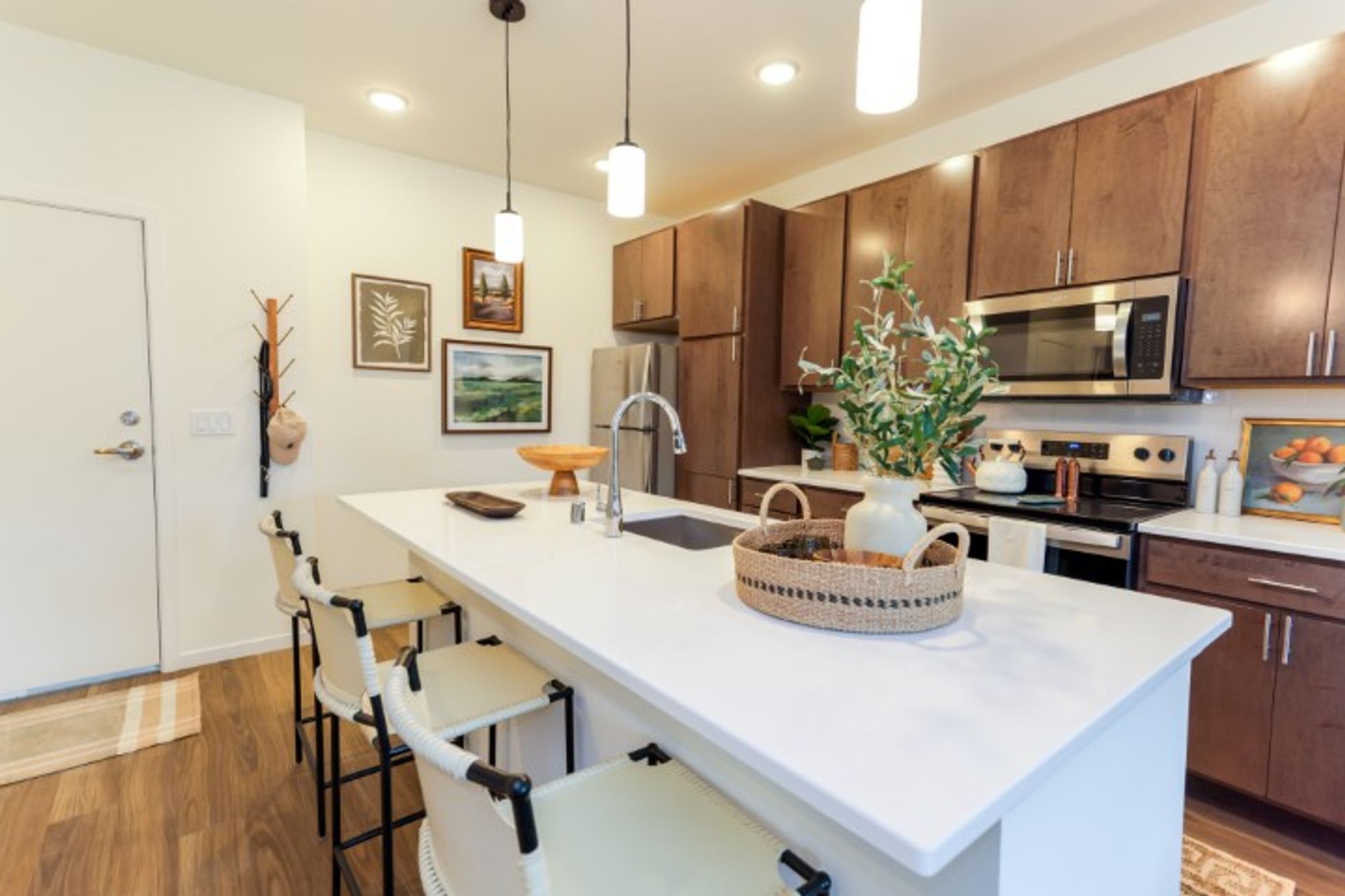 Menomonee Falls Apartment: N72W12929 Good Hope Rd