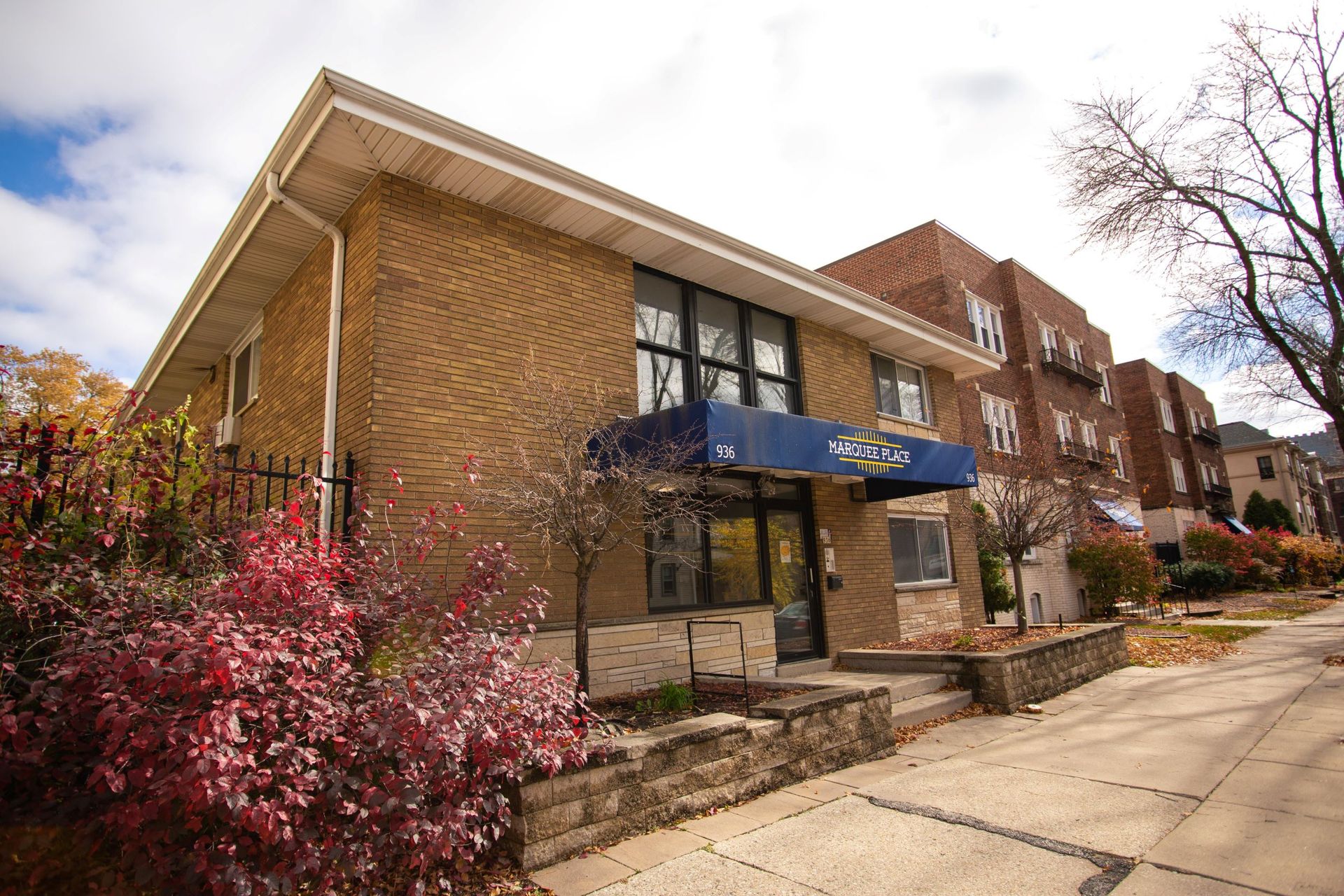 Milwaukee Apartment: 936 N 15th St