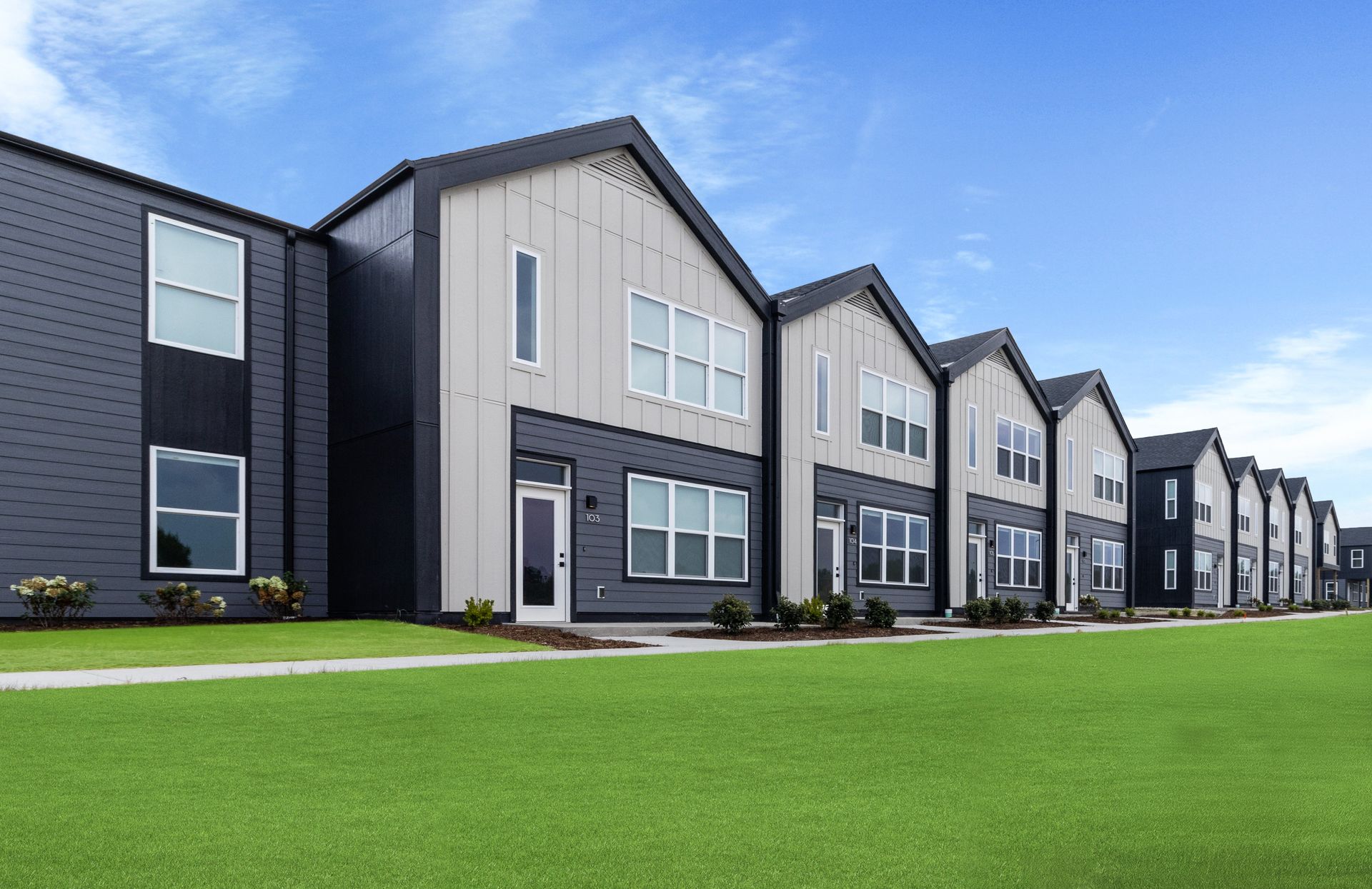 Oak Creek Apartment: 9377 S Breakwater Blvd