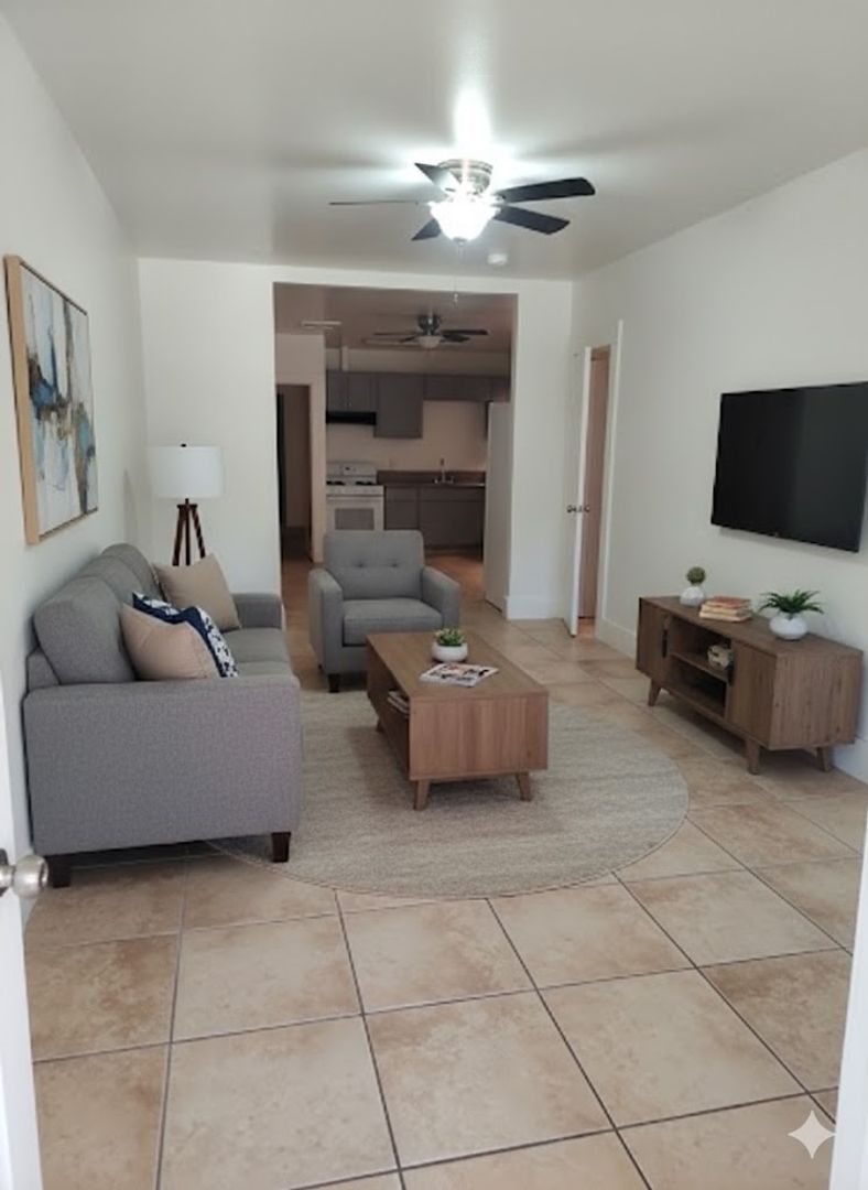 Los Angeles Apartment: 5415 2nd Ave.,