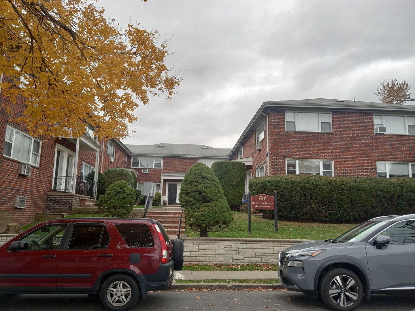 Fairview Apartment: 91 Hamilton Ave.