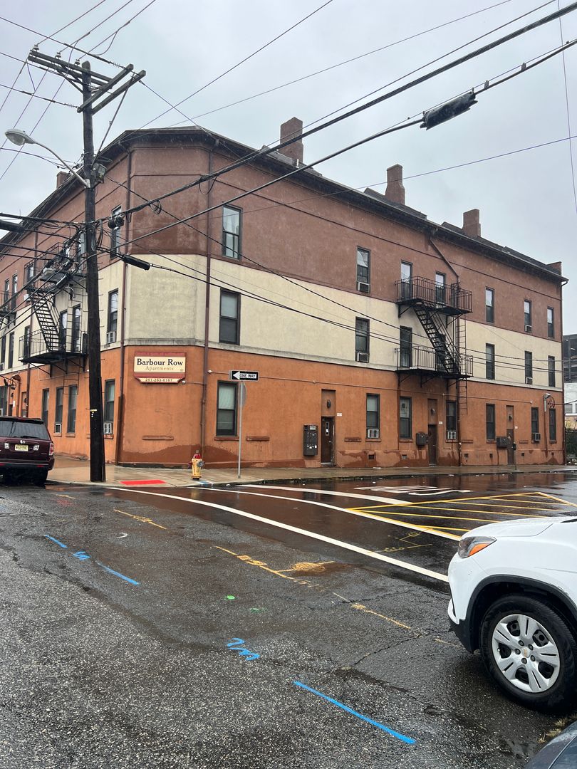 Paterson Apartment: 223-233 Slater St