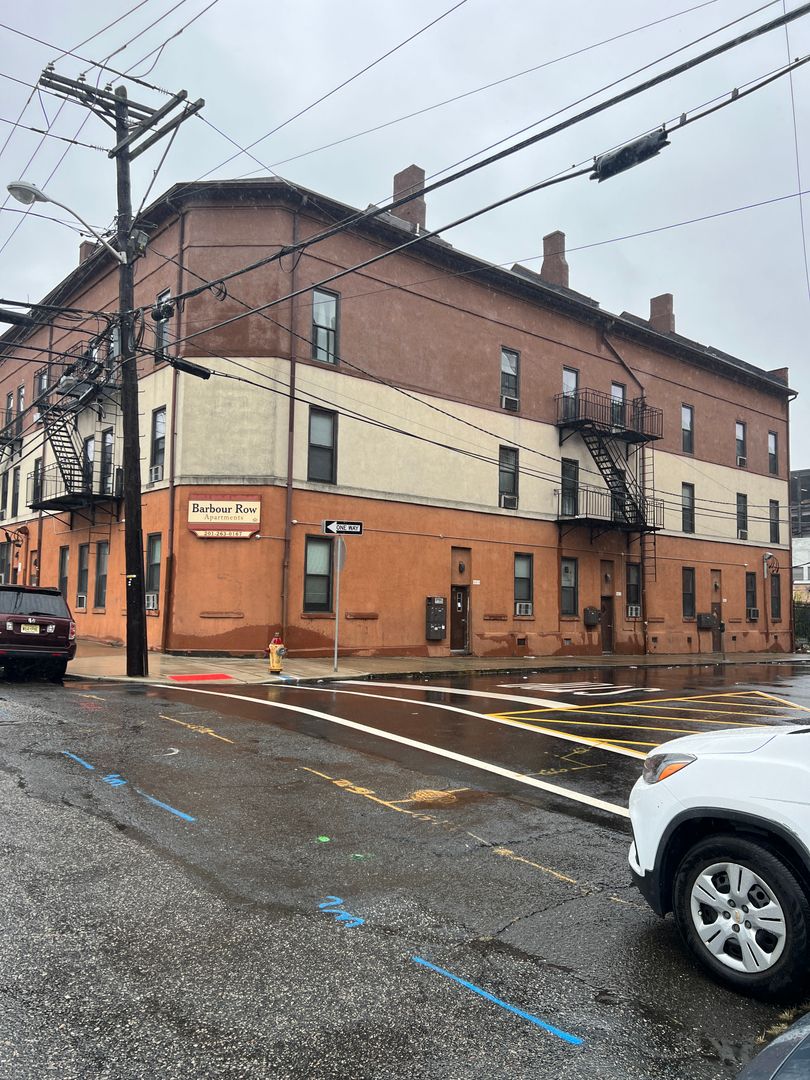 Paterson Apartment: 223-233 Slater St