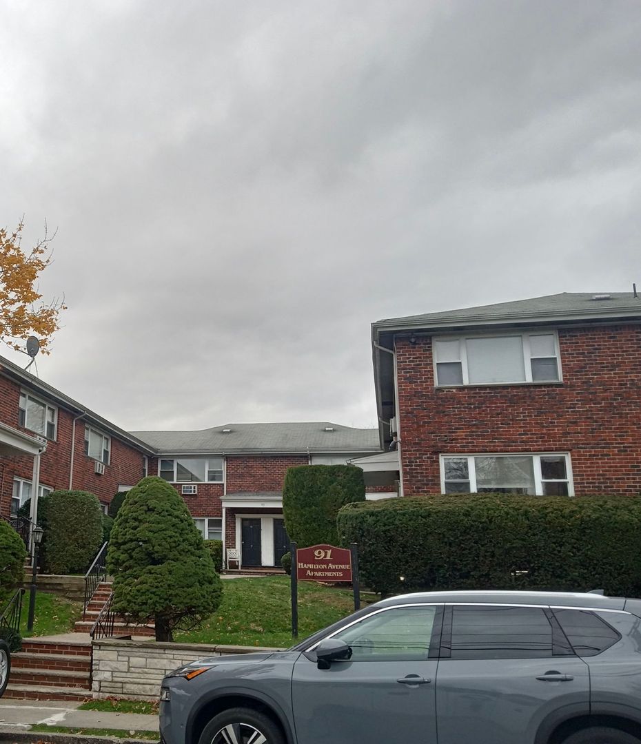 Fairview Apartment: 91 Hamilton Ave.