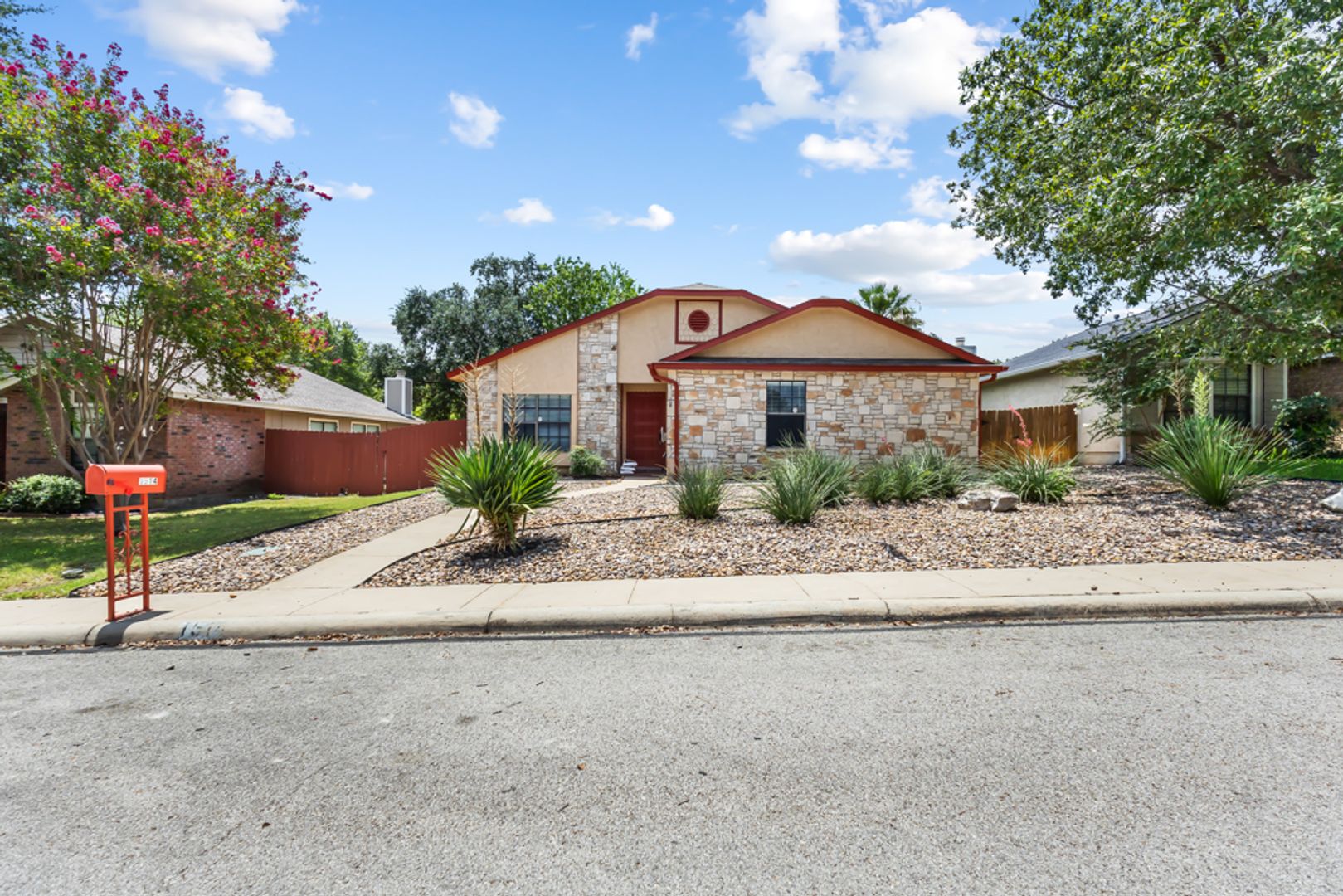 San Antonio House: 1514 Vista Hill