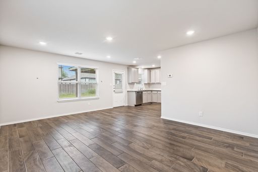 2432 Ayers Dr, Seguin, TX 78155
