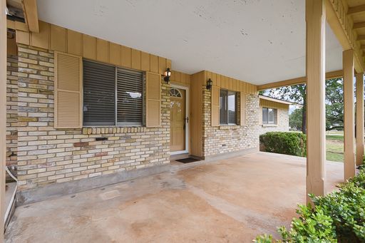 185 Oklahoma Ave., New Braunfels, TX 78130