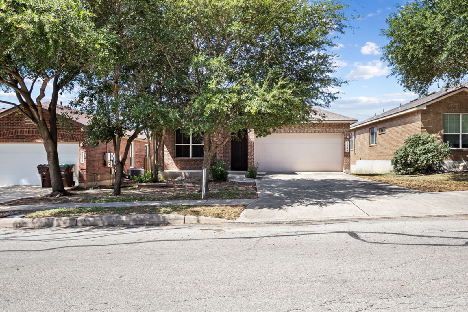 San Antonio House: 12206 Dewitt Way