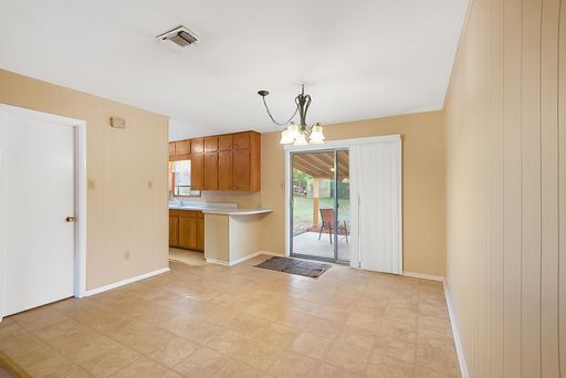 185 Oklahoma Ave., New Braunfels, TX 78130