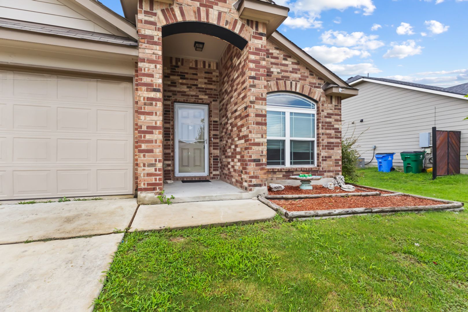Seguin House: 1533 Redbridge Dr.