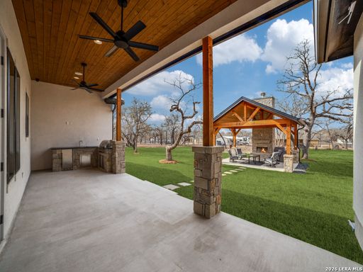 196 Bobby Lynn Dr, Adkins, TX 78101