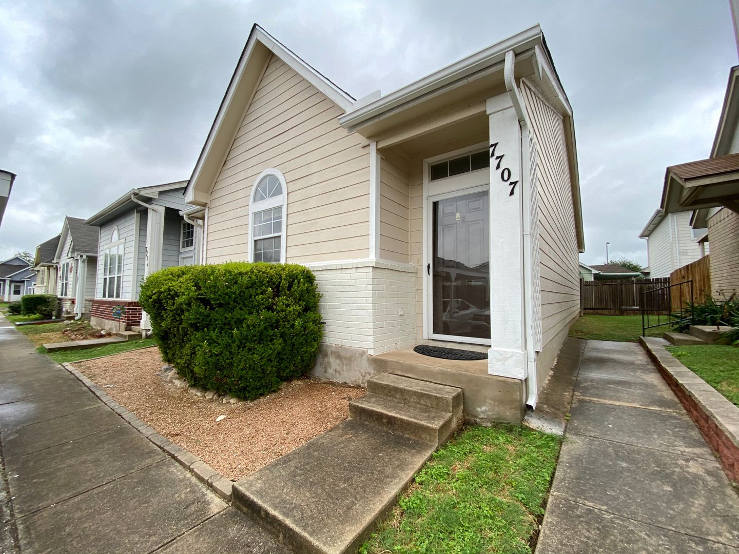 San Antonio House: 7707 Crown Gate Dr