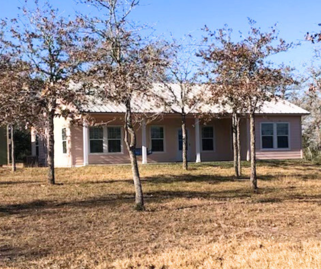 Yoakum House: 645 Rosada Ranch Rt.